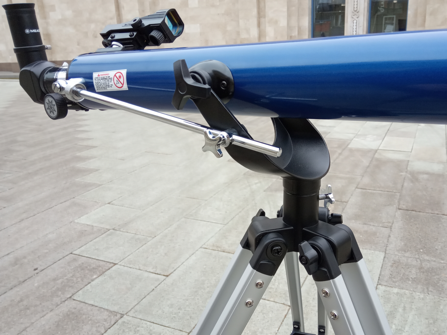 Вилочная азимутальная монтировка телескопа Meade Infinity 60 мм