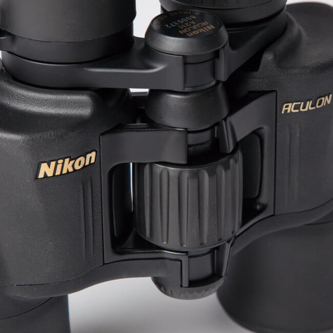 Бинокль Nikon Aculon A211 8-18x42 Бинокль Nikon Aculon A211 8-18x42