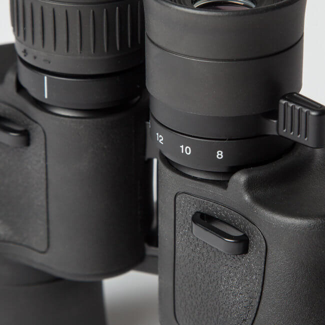 Бинокль Nikon Aculon A211 8-18x42 Бинокль Nikon Aculon A211 8-18x42