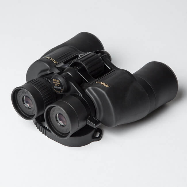 Бинокль Nikon Aculon A211 8-18x42 Бинокль Nikon Aculon A211 8-18x42