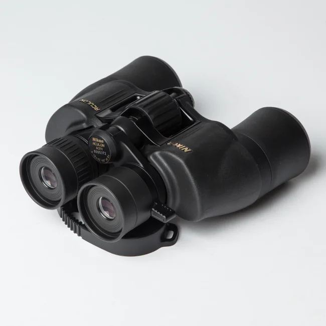 Бинокль Nikon Aculon A211 8-18x42 Бинокль Nikon Aculon A211 8-18x42