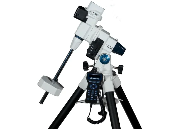 Экваториальная монтировка Meade LX85 (с пультом AudioStar) Экваториальная монтировка Meade LX85 (с пультом AudioStar)