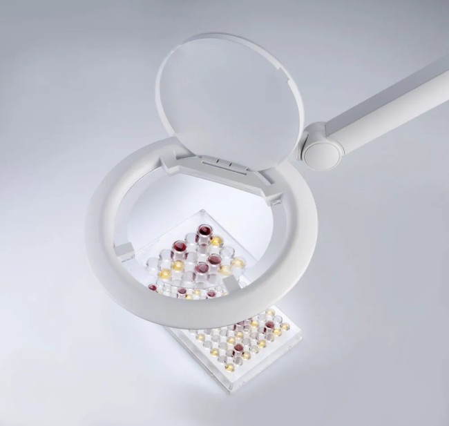 Лупа настольная асферическая Eschenbach varioLED, 132мм, 2.5х