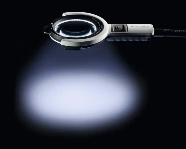 Лупа настольная асферическая Eschenbach varioLED flex, 76 мм, 2.5х, штатив 350 мм Лупа настольная асферическая Eschenbach varioLED flex, 76 мм, 2.5х, штатив 350 мм