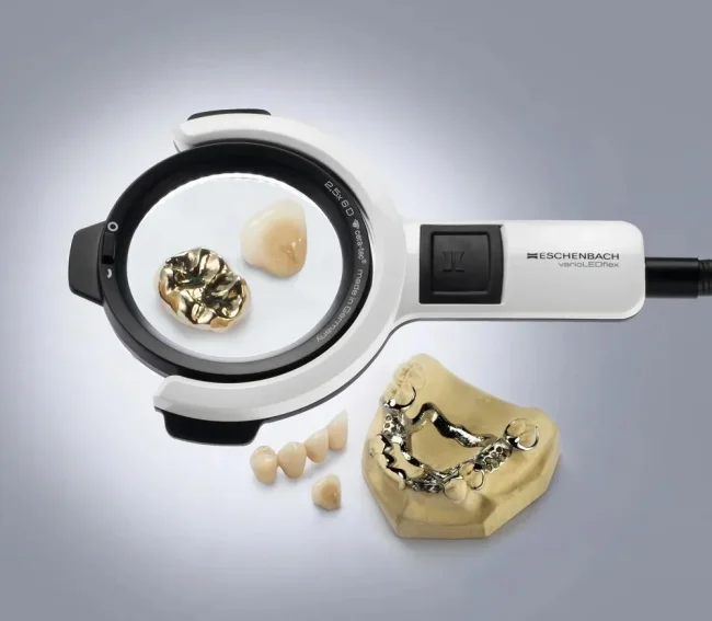 Лупа настольная асферическая Eschenbach varioLED flex, 76 мм, 2.5х, штатив 600 мм Лупа настольная асферическая Eschenbach varioLED flex, 76 мм, 2.5х, штатив 600 мм