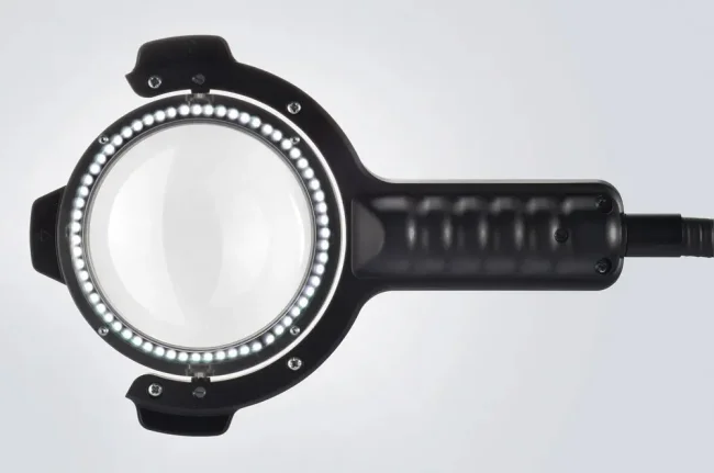 Лупа настольная асферическая Eschenbach varioLED flex, 76 мм, 2.5х, штатив 600 мм Лупа настольная асферическая Eschenbach varioLED flex, 76 мм, 2.5х, штатив 600 мм