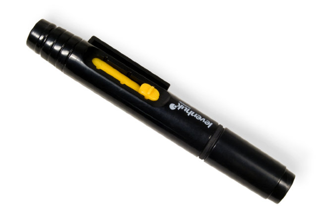 Карандаш чистящий Levenhuk Cleaning Pen LP10 Карандаш чистящий Levenhuk Cleaning Pen LP10