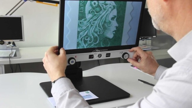 Видеоувеличитель Eschenbach vario DIGITAL FHD Advanced, 15.6", столик X/Y, аккумулятор