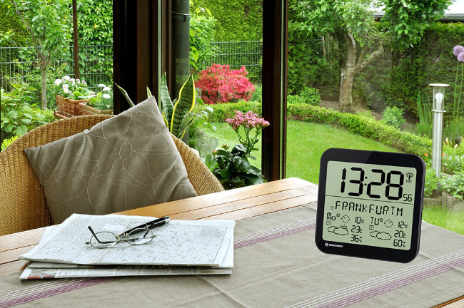 Часы настенные Bresser MyTime Meteotime LCD, черные Часы настенные Bresser MyTime Meteotime LCD, черные