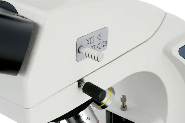 Микроскоп цифровой Levenhuk MED D40T, тринокулярный Микроскоп цифровой Levenhuk MED D40T, тринокулярный