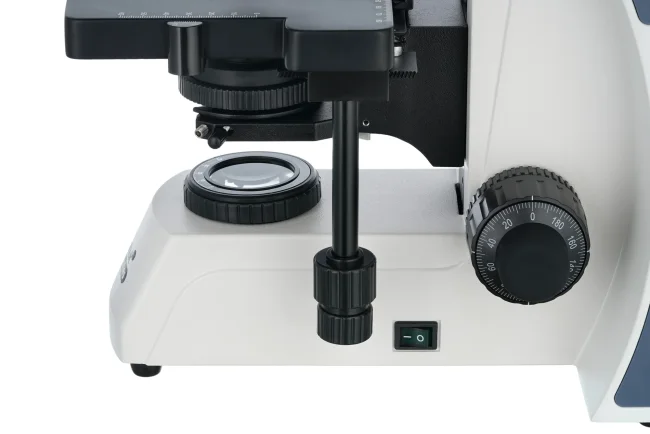 Микроскоп цифровой Levenhuk MED D40T, тринокулярный Микроскоп цифровой Levenhuk MED D40T, тринокулярный