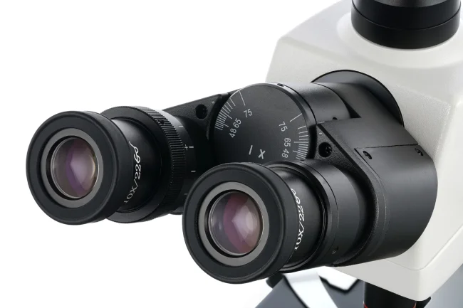 Микроскоп цифровой Levenhuk MED D45T LCD, тринокулярный