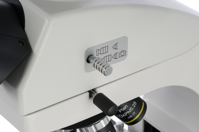 Микроскоп цифровой Levenhuk MED D45T LCD, тринокулярный