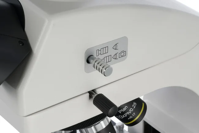 Микроскоп цифровой Levenhuk MED D45T LCD, тринокулярный