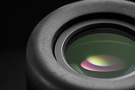 Благодаря многослойному просветлению изображение будет четким по всему полю Благодаря многослойному просветлению изображение будет четким по всему полю