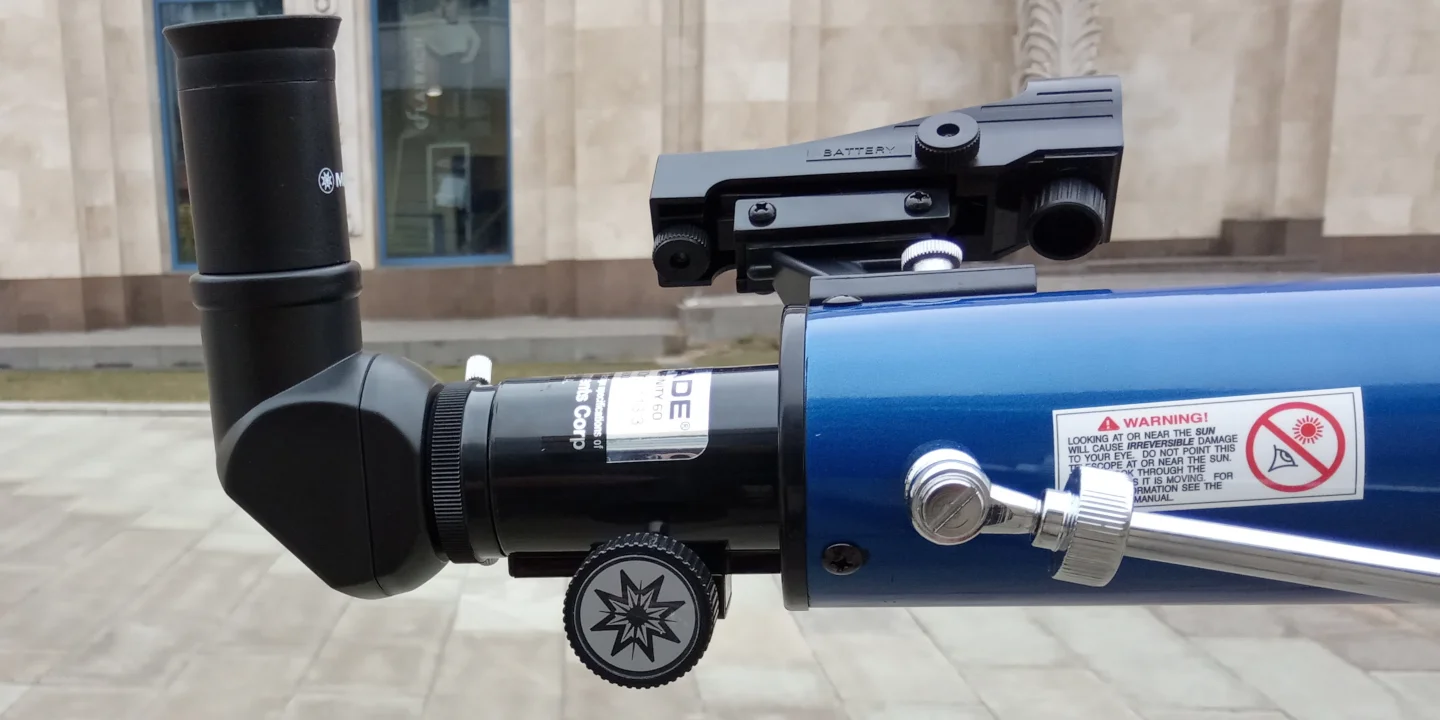 Фокусировочный узел телескопа Meade Infinity 60 мм. Положение для транспортировки и хранения