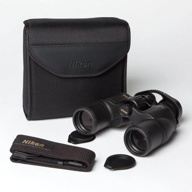 Бинокль Nikon Aculon A211 8-18x42