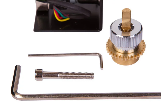 Электропривод часовой оси Sky-Watcher для монтировки EQ5 (с пультом) Электропривод часовой оси Sky-Watcher для монтировки EQ5 (с пультом)