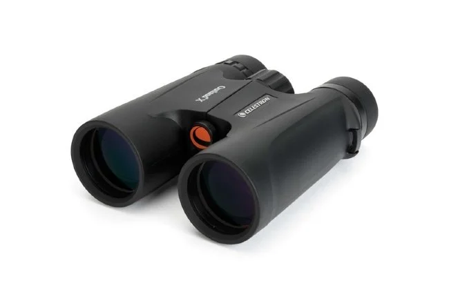 Бинокль Celestron Outland Х 10x42