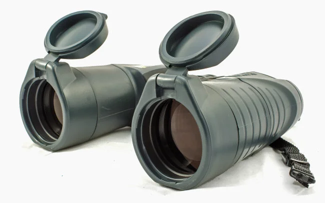 Бинокль призменный полевой Yukon 16x50