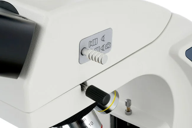 Микроскоп цифровой Levenhuk MED D40T, тринокулярный Микроскоп цифровой Levenhuk MED D40T, тринокулярный