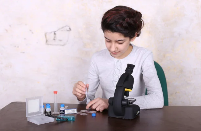 Микроскоп Bresser National Geographic 40–640x с адаптером для смартфона