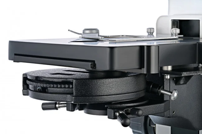 Микроскоп цифровой Levenhuk MED D45T LCD, тринокулярный Микроскоп цифровой Levenhuk MED D45T LCD, тринокулярный